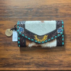 Myra Brand new cowhide western clutch wallet from Bootbarn. New with tags.